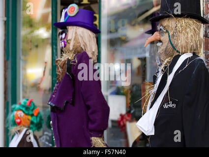 Le Wesley Street Traders Association ont joué un rôle déterminant dans l'organisation du premier festival de l'épouvantail de Southport. Wesley Street est connu comme le Village dans la ville à cause de son esprit communautaire, et unique de boutiques indépendantes. Tous les partie de Southport's Halloween Festival (Spookport) qui a un chaudron d'événements que l'on espère apporter Southport en vie avec d'intrigues et de folie. Credit : Cernan Elias/Alamy Live News Banque D'Images