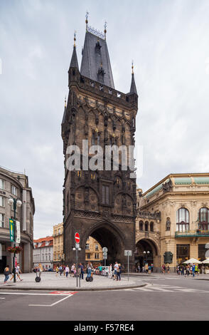 La tour Poudrière de Prague Banque D'Images