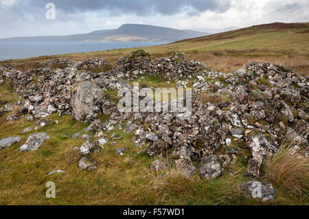 Vestiges de maisons abandonnées à Suisnish près de Torrin sur l'île de Skye, en Ecosse. Banque D'Images