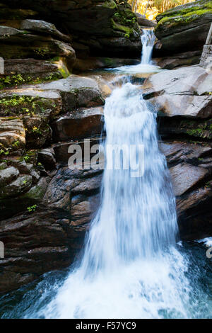 L'Sabbaday Falls Cascade, Autoroute Kancamagus White Mountains, New Hampshire Le New England USA Banque D'Images