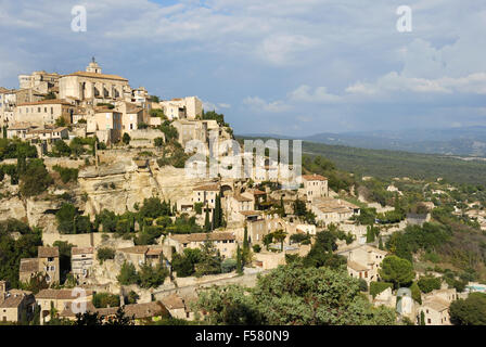 La belle ville de Gordes, dans le sud de la France Banque D'Images