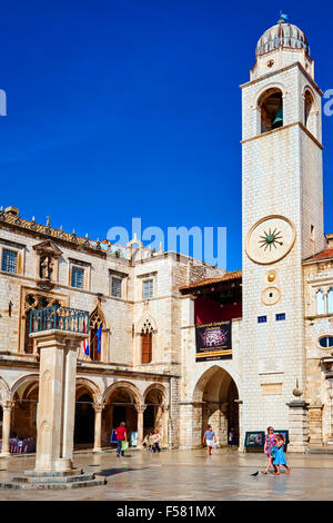 La Croatie, Istrie, Dubrovnik, centre historique, patrimoine mondial de l'UNESCO, la vieille ville, place Luza, la colonne d'Orlando, réveil towe Banque D'Images