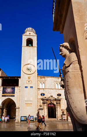 La Croatie, Istrie, Dubrovnik, centre historique, patrimoine mondial de l'UNESCO, la vieille ville, place Luza, la colonne d'Orlando, réveil towe Banque D'Images