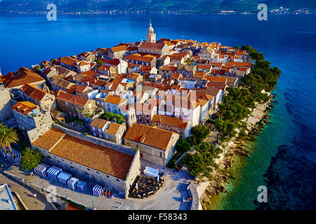 La Croatie, Dalmatie, l'île de Korcula, Korcula ville, vue aérienne Banque D'Images