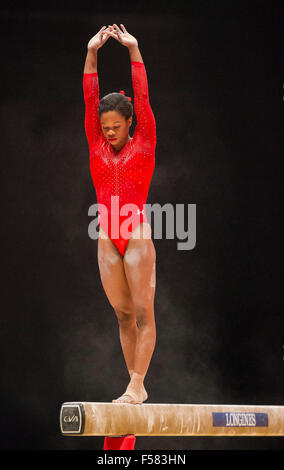 Glasgow, Ecosse. 29 Oct, 2015. FIG Championnats du monde de gymnastique artistique. Jour 7. Gabrielle DOUGLAS (USA) au cours de sa routine à la poutre dans le Women's Dauphin total final. Credit : Action Plus Sport/Alamy Live News Banque D'Images