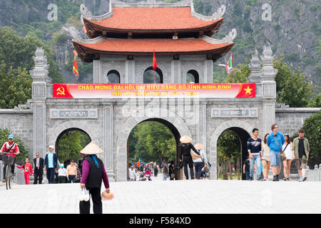 Hoa Lu dans la province de Ninh Binh, ancienne capitale du Vietnam au 10e et 11e siècles et contient des Dinh Tien Hoang temple,Vietnam Banque D'Images