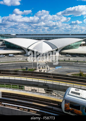 Le terminal historique TWA de l'aéroport international John F. Kennedy a ouvert ses portes en tant qu'hôtel en mai 2019, New York Banque D'Images