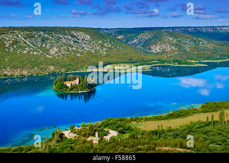 La Croatie, Dalmatie, Sibenik-Knin, Parc National de Krka, Catholique Romaine monastère franciscain Visovac, vue aérienne Banque D'Images