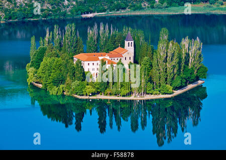 La Croatie, Dalmatie, Sibenik-Knin, Parc National de Krka, Catholique Romaine monastère franciscain Visovac, vue aérienne Banque D'Images