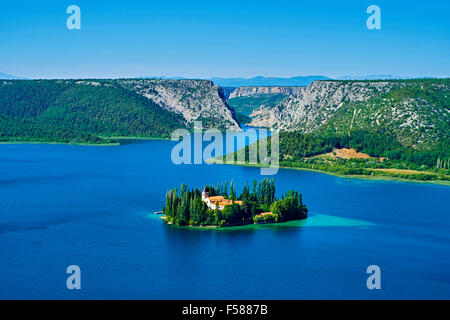 La Croatie, Dalmatie, Sibenik-Knin, Parc National de Krka, Catholique Romaine monastère franciscain Visovac, vue aérienne Banque D'Images