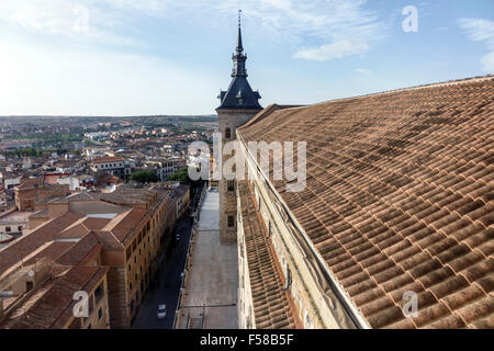 Tolède Espagne,Europe,Espagnol,site hispanique du patrimoine mondial, centre historique,Alcazar,forteresse,architecture Renaissance,tour,toit,carrelage en argileux rouge, Banque D'Images