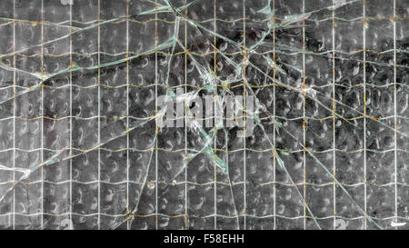 Extreme close-up of a broken glass renforcé Banque D'Images