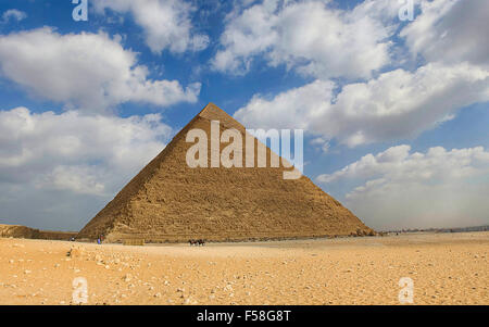 L'une des grandes pyramides sur le plateau de Gizeh Banque D'Images