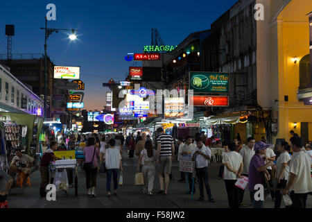 Nuit à Khao San Road, Bangkok, Thaïlande Banque D'Images