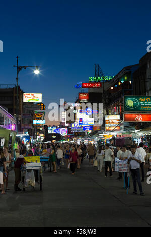 Nuit à Khao San Road, Bangkok, Thaïlande Banque D'Images