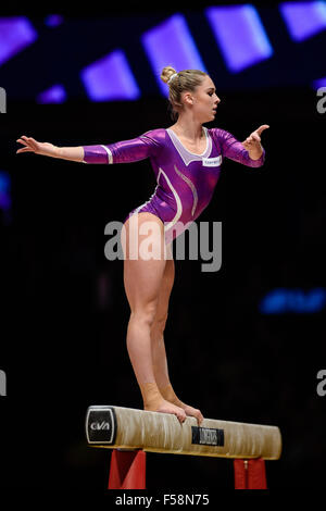 Glasgow, Royaume-Uni. 29 Oct, 2015. STEINGBRUBER GUILIA de Suisse rivalise sur poutre lors de la finale du Concours Général 2015 Championnats du monde tenu à Glasgow, Royaume-Uni. Credit : Amy Sanderson/ZUMA/Alamy Fil Live News Banque D'Images