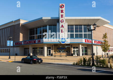 Cinéma Regal dans principale rue commerçante à Virginia Gateway Shopping Centre, Gainesville, Florida, USA Banque D'Images