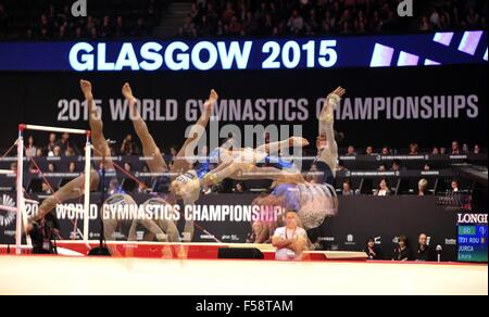 Glasgow, Ecosse, Royaume-Uni. 29 octobre, 2015. plusieurs exposition de l'exercice au sol. Womens Dauphin total final. FIG 2015 championnats du monde de gymnastique artistique. SSE Hydro. Glasgow. L'Écosse. UK. 29/10/2015. Credit : Sport en images/Alamy Live News Banque D'Images