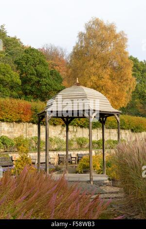 Couleurs d'automne dans les jardins de Pollok House, Glasgow, Scotland, UK Banque D'Images