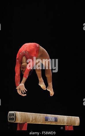 Glasgow, Ecosse, Royaume-Uni. 29 octobre, 2015. Gabrielle Douglas (USA) sur la poutre. Womens Dauphin total final. FIG 2015 championnats du monde de gymnastique artistique. SSE Hydro. Glasgow. L'Écosse. UK. 29/10/2015. Credit : Sport en images/Alamy Live News Banque D'Images