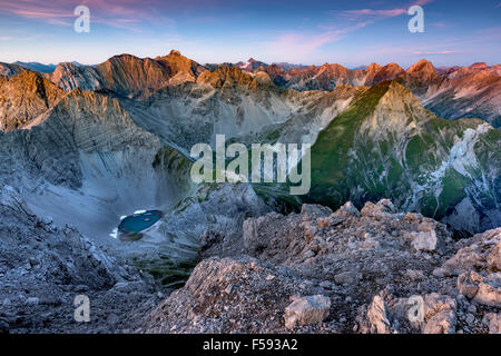 Fersee Schie, Alpes de Lechtal au lever du soleil, Gramais, vallée de Lech, dans le Tyrol, Autriche Banque D'Images