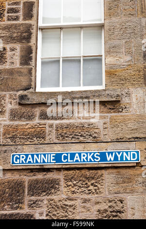 Clarks Grannie Wynd à St Andrews, Fife, Scotland UK - UN Wynd est une étroite allée ou Banque D'Images