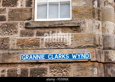 Clarks Grannie Wynd à St Andrews, Fife, Scotland UK - UN Wynd est une étroite allée ou Banque D'Images