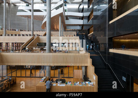 La Bibliotheca Alexandrina, Alexandrie sur la Méditerranée, côte nord de l'Égypte Banque D'Images