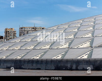 La Bibliotheca Alexandrina, Alexandrie sur la Méditerranée, côte nord de l'Égypte Banque D'Images