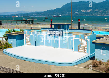 Kitsilano Showboat, à Kitsilano Beach, Vancouver, est un amphithéâtre en plein air. Il accueille des concerts gratuits en été depuis 1935. Banque D'Images