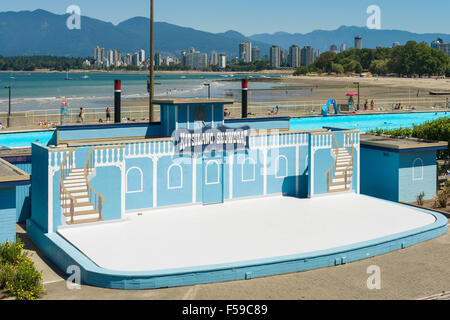 Kitsilano Showboat, à Kitsilano Beach, Vancouver, est un amphithéâtre en plein air. Il accueille des concerts gratuits en été depuis 1935. Banque D'Images