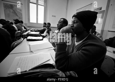 L'Italie, Mortara, centre de réfugiés, à l'école pour les étrangers Banque D'Images