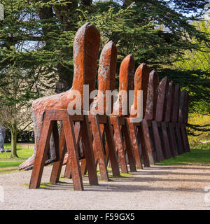 Magdalena Abakanowicz dix chiffres assis Banque D'Images