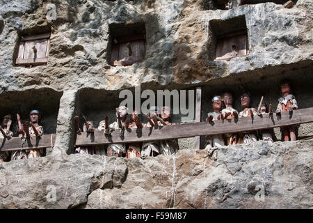 Lemo Village de Tana Toraja accueil à la traditionnelle Tao Tao de Sulawesi, Indonésie Banque D'Images