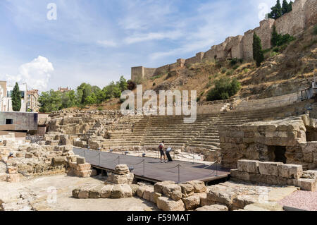 Théâtre romain et l'Alcazaba château. Malaga, Andalousie, espagne. Banque D'Images