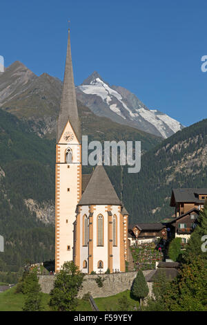 Église de pèlerinage de St Vincent avec Mt Großglockner la nuit, Heiligenblut, Grossglockner, Carinthie, Autriche, Europe Banque D'Images