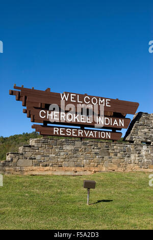 Cherokee Indian Reservation Bienvenue sign North Carolina USA Banque D'Images