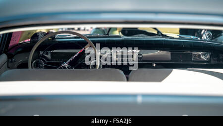 Intérieur d'une voiture Cadillac américaine Banque D'Images