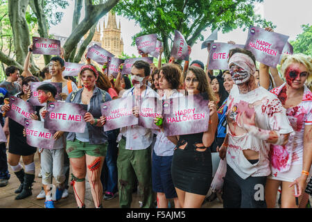 Sydney Zombie Walk sensibilise pour la fondation du cerveau. Halloween, 2015. Banque D'Images