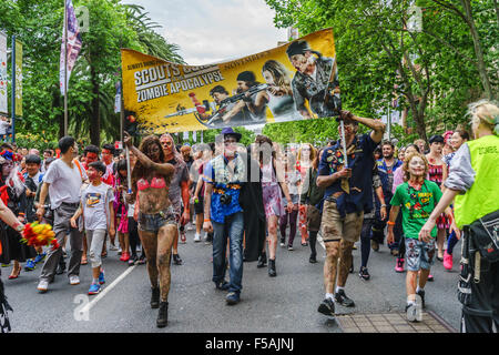 Sydney Zombie Walk sensibilise pour la fondation du cerveau. Halloween, 2015. Banque D'Images