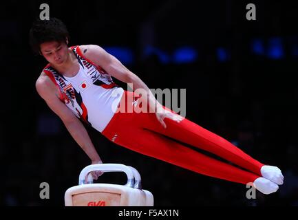 Glasgow, Ecosse. 31 octobre, 2015. Kazuma Kaya du Japon fait concurrence au Cheval-arçons finale au 46e Championnats du monde de gymnastique artistique à l'ETI Hydro Arena de Glasgow, Ecosse, Grande-Bretagne le 31 octobre 2015. © Gong Bing/Xinhua/Alamy Live News Banque D'Images