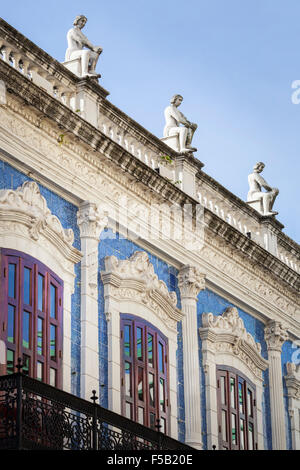 Détail de la maison historique de carreaux dans le quartier Zona Luz du centre-ville de Villahermosa, Tabasco, Mexique. Banque D'Images