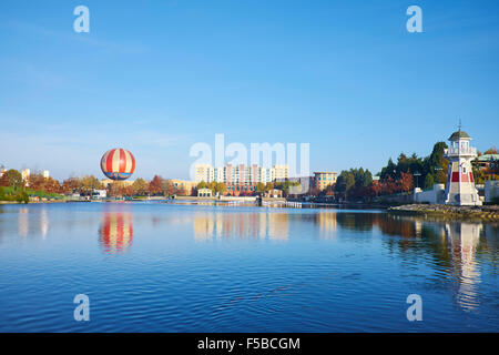 Vue sur le lac Disney à Disney Village, Disneyland Paris Marne-la-Vallée Chessy France Banque D'Images