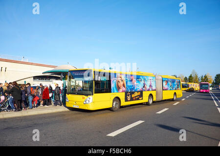 Station de bus Disney Village, Disneyland Paris Marne-la-Vallée Chessy France Banque D'Images