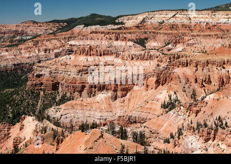 Vues d'érosions de grès dans l'Amphithéâtre, Cedar Breaks National Monument, Utah, USA Banque D'Images