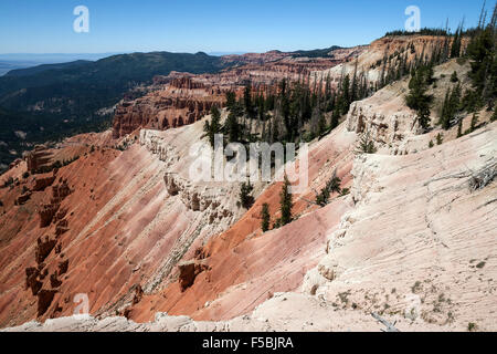 Vues d'érosions de grès dans l'Amphithéâtre, Cedar Breaks National Monument, Utah, USA Banque D'Images