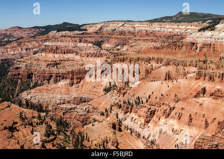 Vues d'érosions de grès dans l'Amphithéâtre, Cedar Breaks National Monument, Utah, USA Banque D'Images