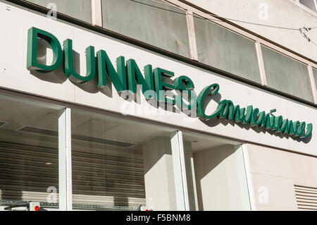 Dépanneur Dunnes, Belfast Banque D'Images