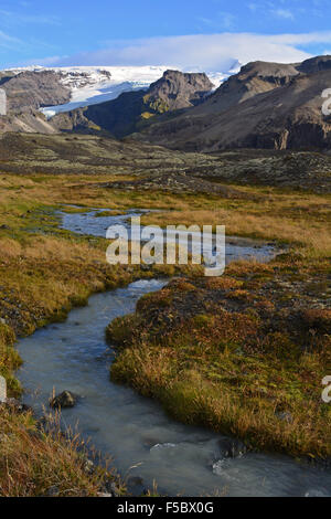 Cours d'eau de l'Oraefajokull dans le Parc National glacier Vatnajokull Banque D'Images