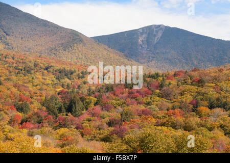 Le mont Flume vu de Franconia Notch State Park à l'automne, White Mountains, New Hampshire NH USA Banque D'Images